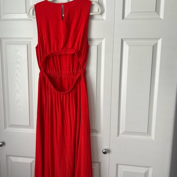 Gilli Red Linen Blend Dress with back cut out - Picture 5 of 10